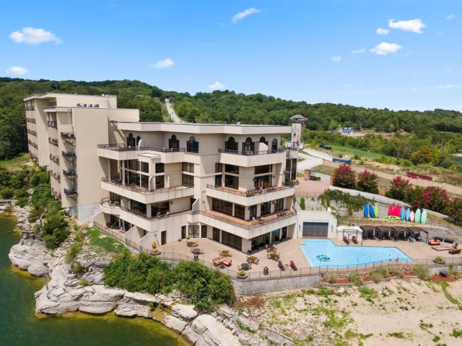 Superior 3 Bedroom Villa Waterfront