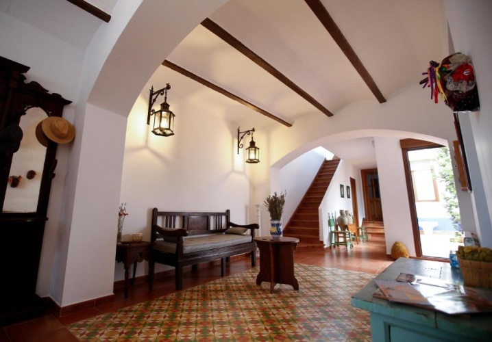 5 Bedrooms Cottage