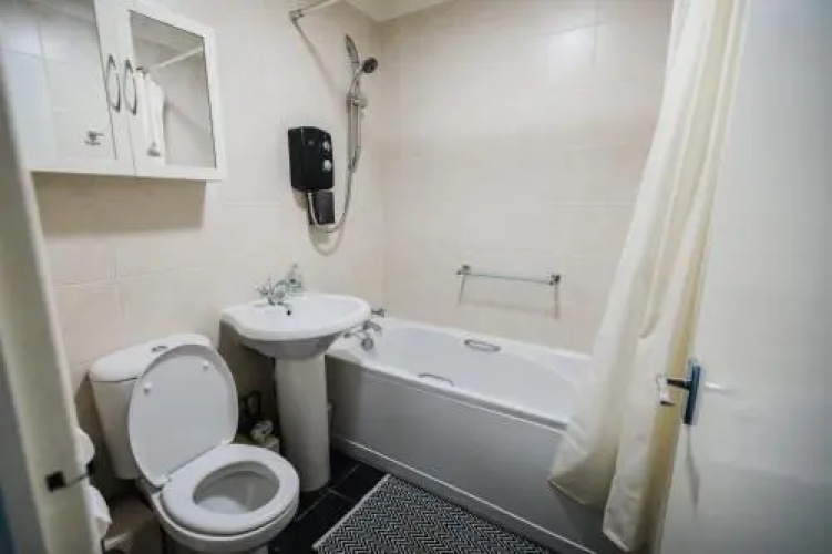 Hullidays - 'Old School Penthouse' Trinity Square