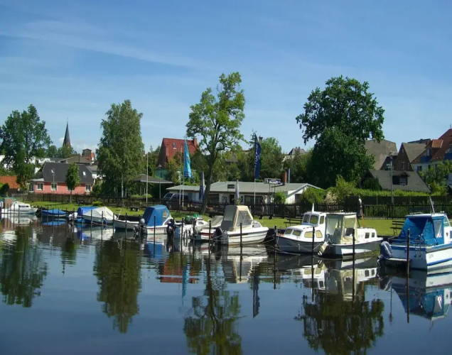 Hausboot Schwimmendes Haus in Ribnitz-damgarten