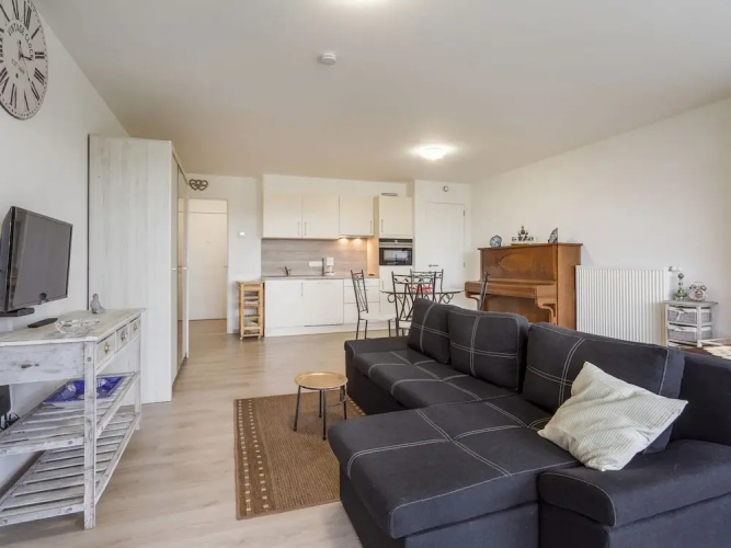 Spacious Studio With Storage Room