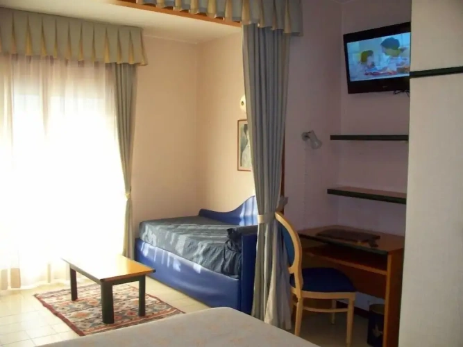 Junior Suite with partial sea view