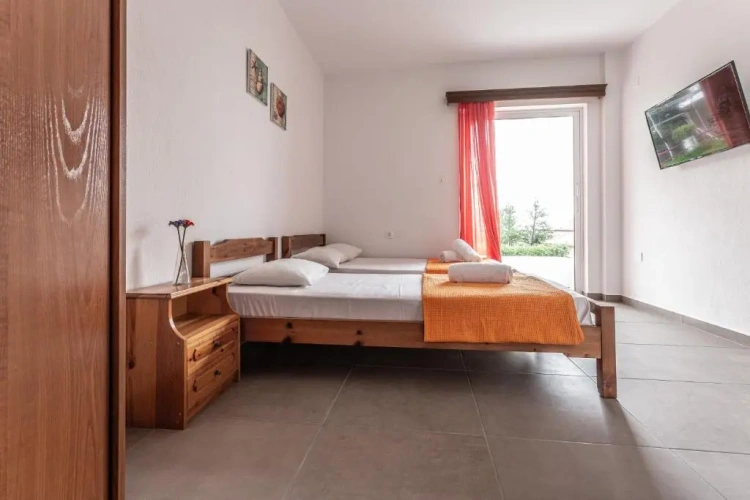 2 Bedrooms Basement Apartment