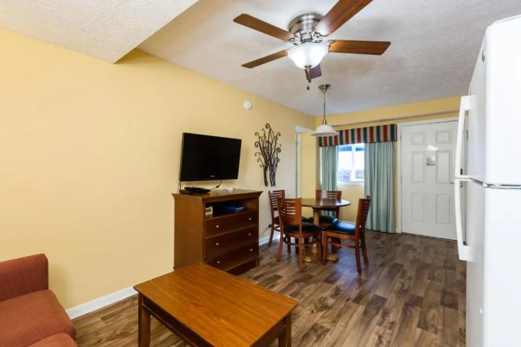 2 Bedrooms Suite oceanfront