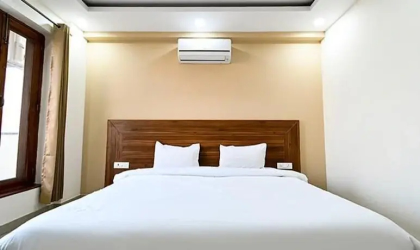 Hotel Holy House