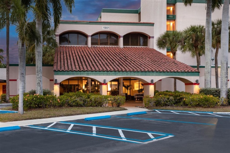 Ramada West Palm Beach Airport photo 21