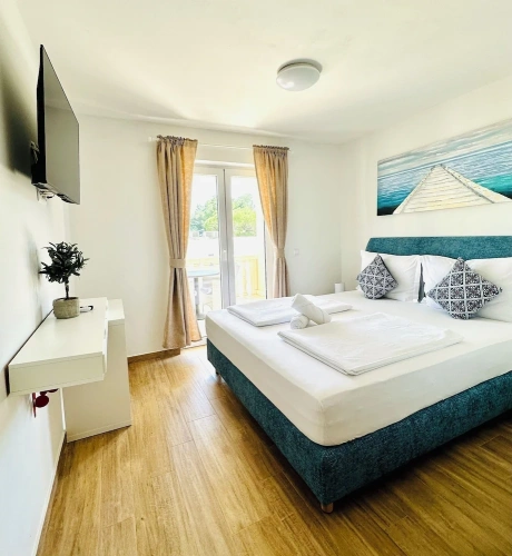 Superior Double Studio with balcony and with partial ocean view