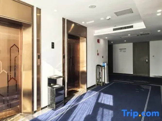 Wanfenglin Baihua Hotel