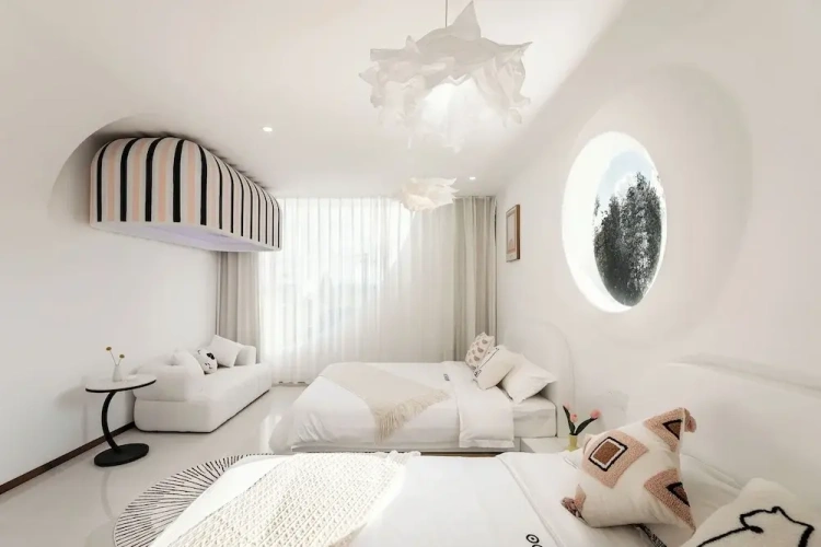 Deluxe Twin room with courtyard view