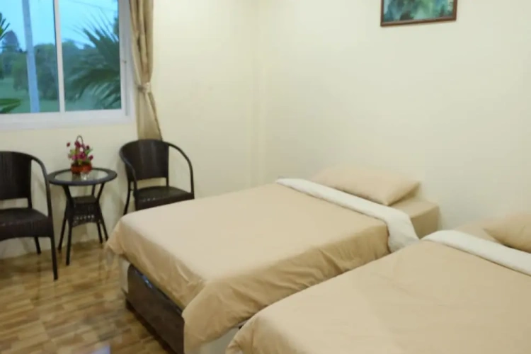 Standard Twin room with balcony
