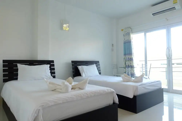 R J House Resort
