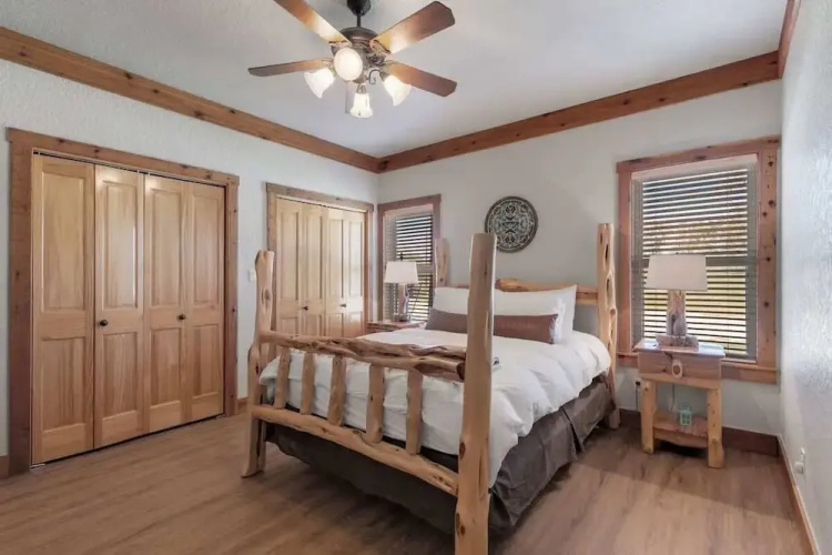 Ranch Retreat Creek View - Pool Table and Fire Pit