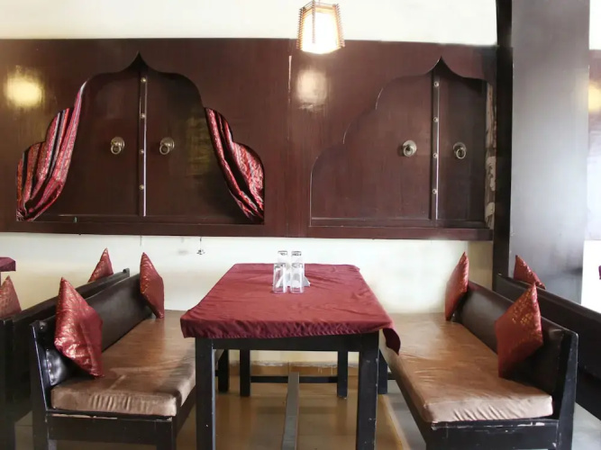 OYO 14353 Hotel Roxas