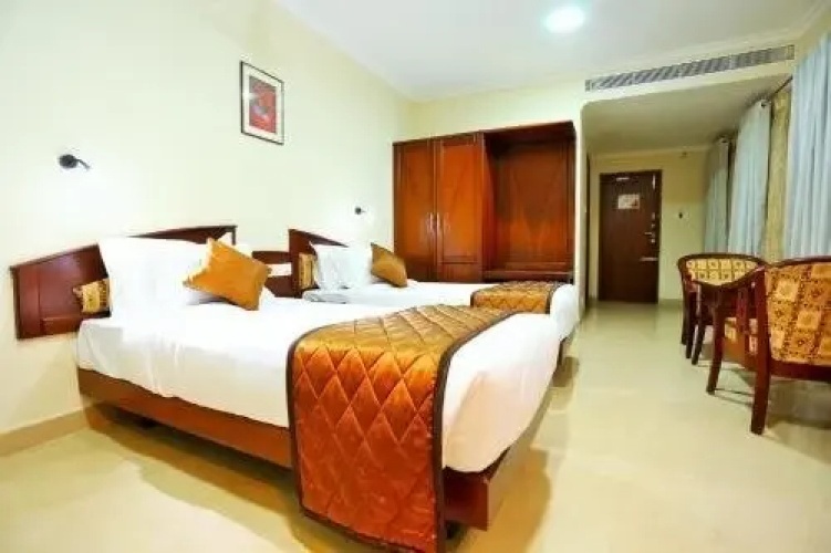 Hotel white city