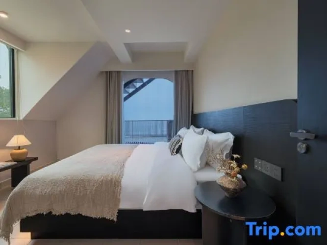 2 Bedrooms Family Suite with balcony and with sea view