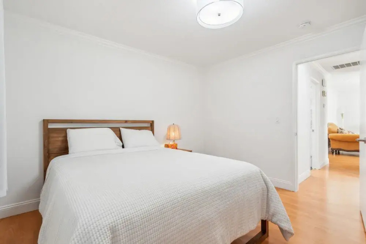 Spacious Mountain View Duplex In Prime Location 3 Bedroom Duplex