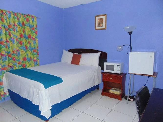 Tropical Court Inn