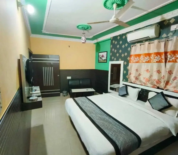 Hotel J B Palace