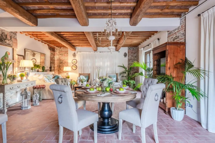 Valle del Sole Winery Farmhouse