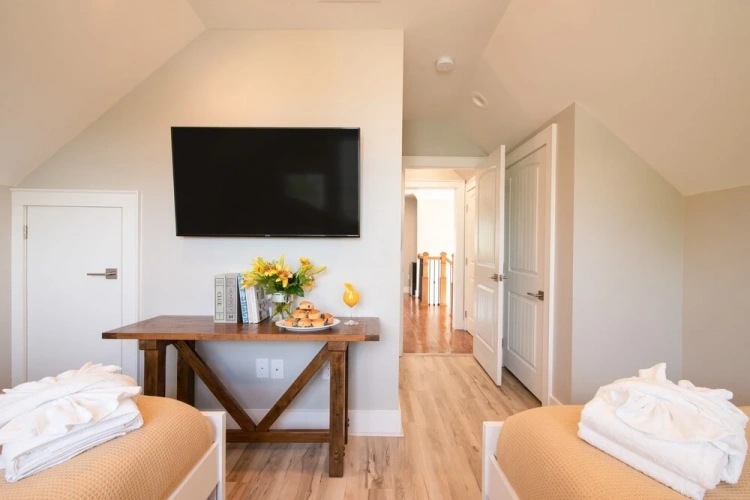 5 Bedrooms Sextuple Cottage