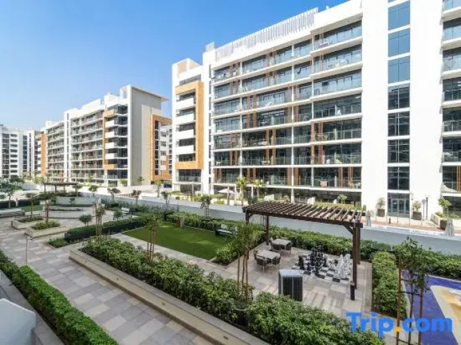 Stylish Studio with Balcony & Garden Views