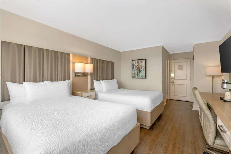 Standard Quadruple room with harbour view