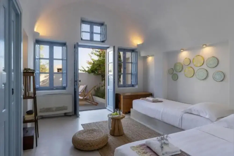 Spitia Santorini