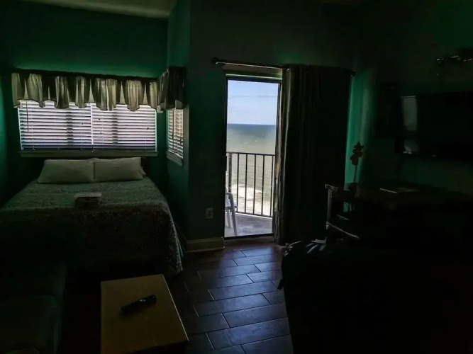The Palace 2306
