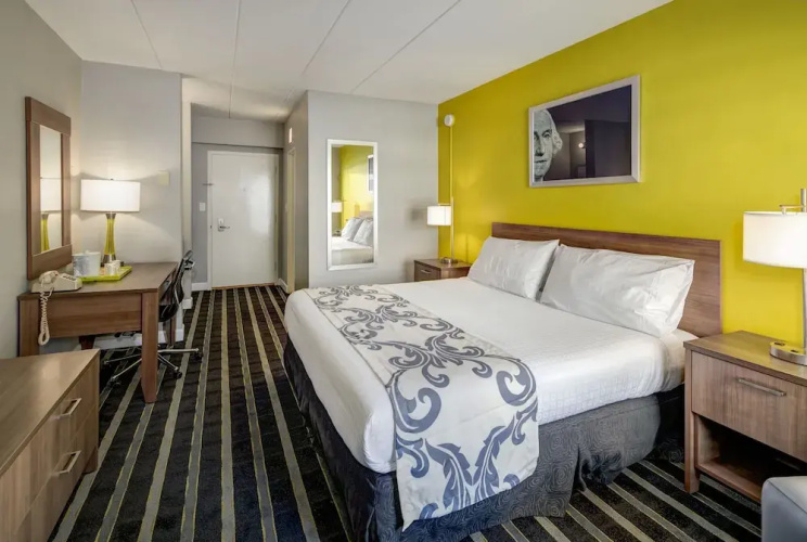 Americana Hotel