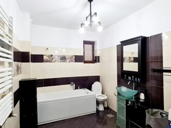 R.O.S.E. Apartment
