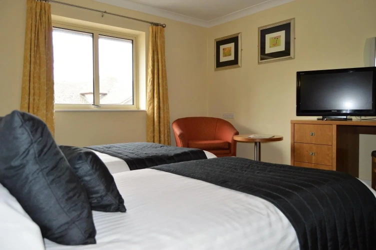 Standard Twin room with balcony
