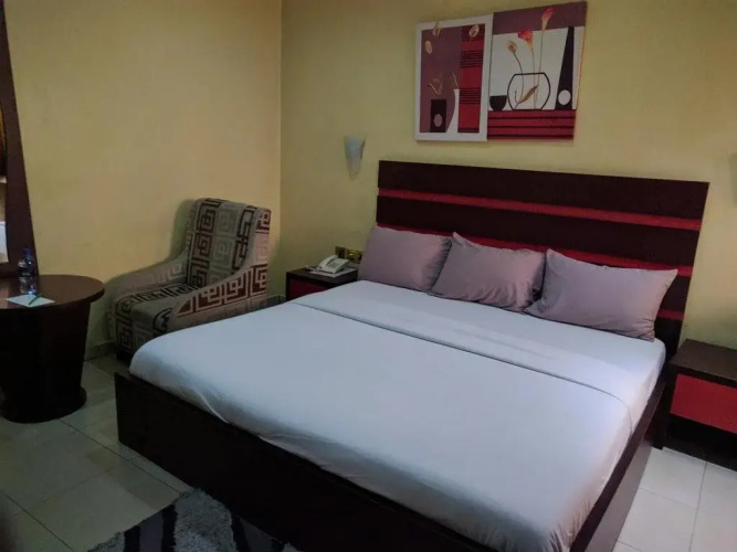 Msquare Whitehouse Hotel