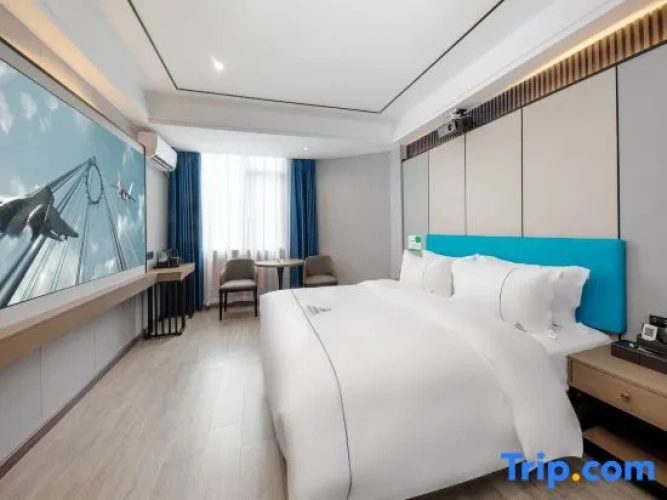 Standard Double room with city view