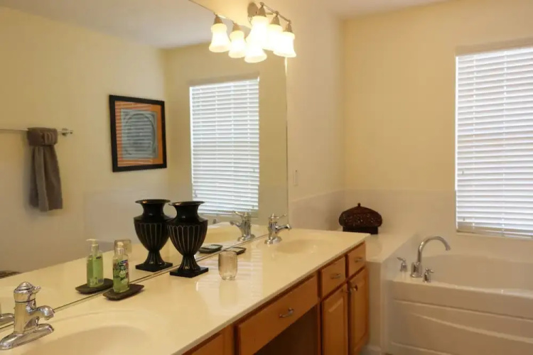 6BR 4BA Home in Windsor Hills by CV-2534