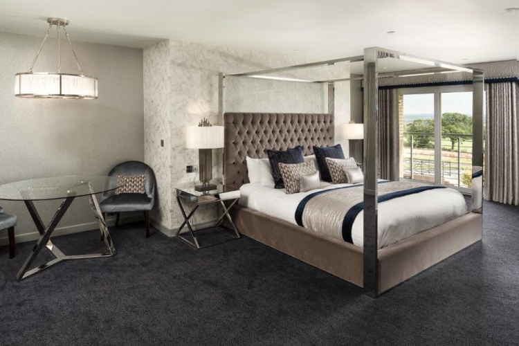 Luxury Suite