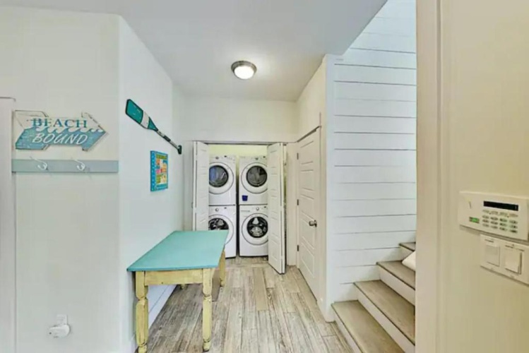 5 Bedrooms Cottage