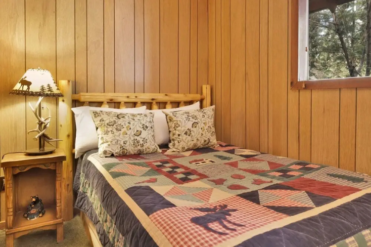 2140-shepherds Cabin 2 Bedroom Home by Redawning