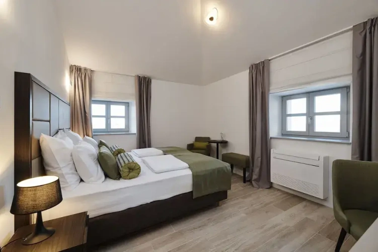 Superior Double room with city view