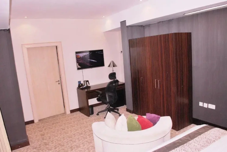Deluxe Suite