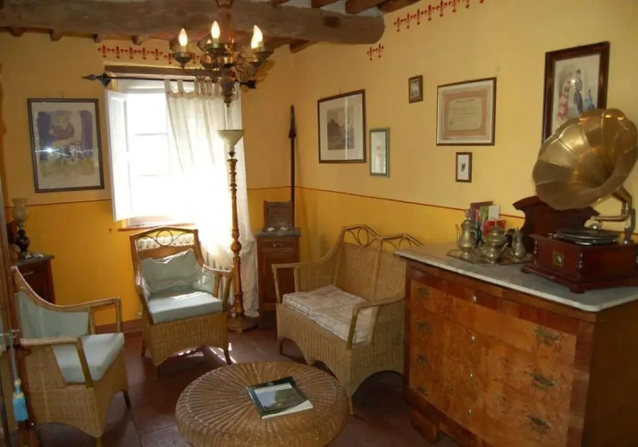 4 Bedrooms Cottage