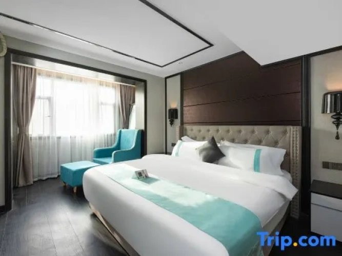 Quadruple Family Suite