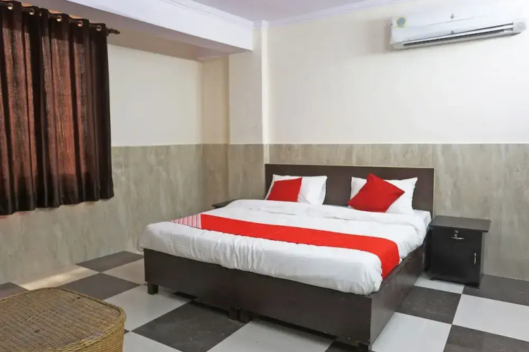 Hotel Lemonade by OYO Rooms