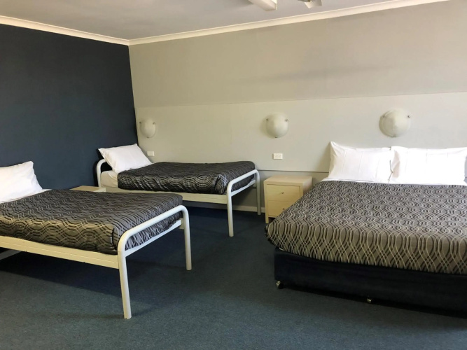 The Palms Motel (Formerly Flinders Motel)