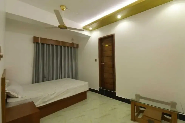 Seven View Airport Hotel