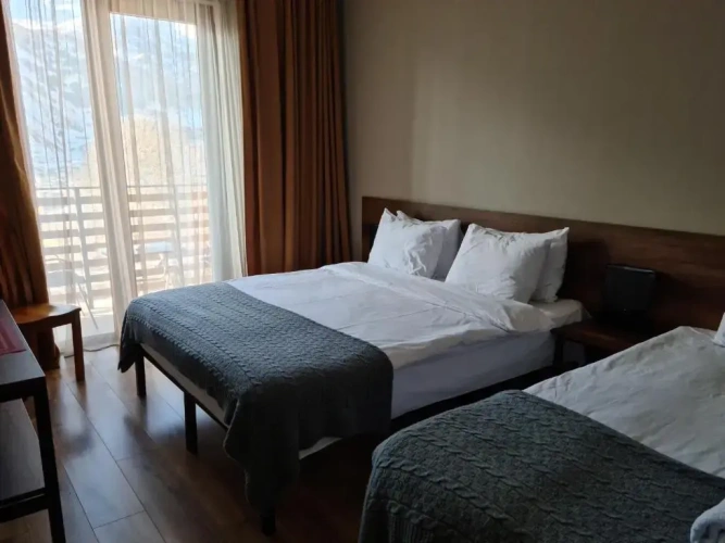Standard Triple room with mountain view