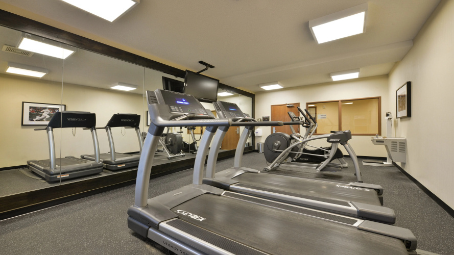 Holiday Inn Express Boston-Milford photo 23
