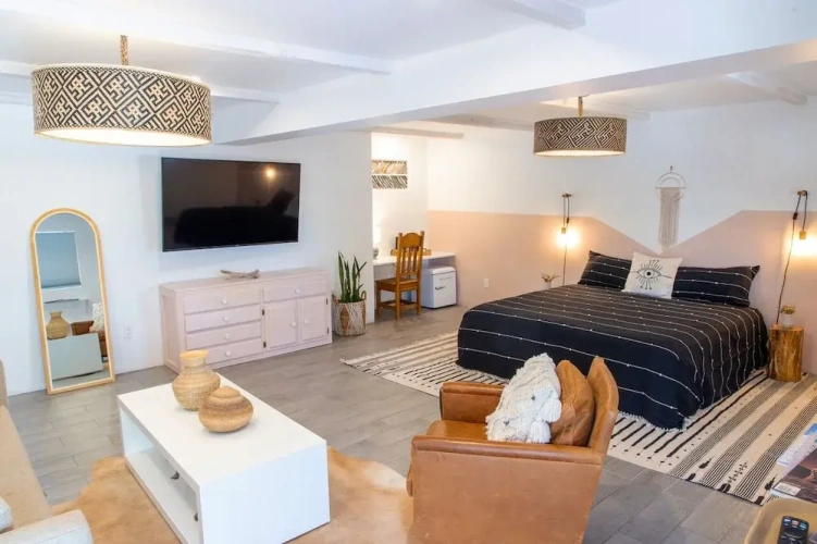 Deluxe Double room with city view