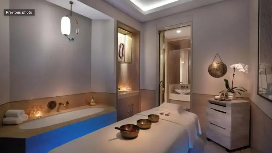 Luxurious St Regis 1 Bed Palm View