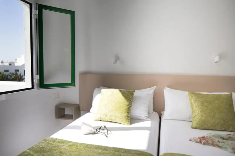 3 Bedrooms Apartment