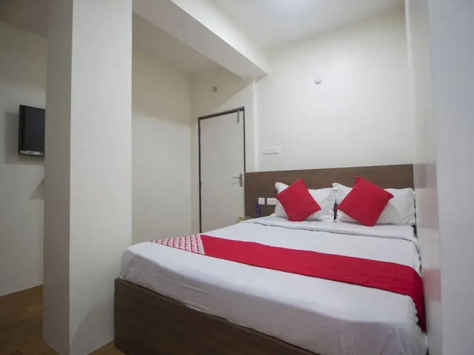 OYO 22743 Rising Inn